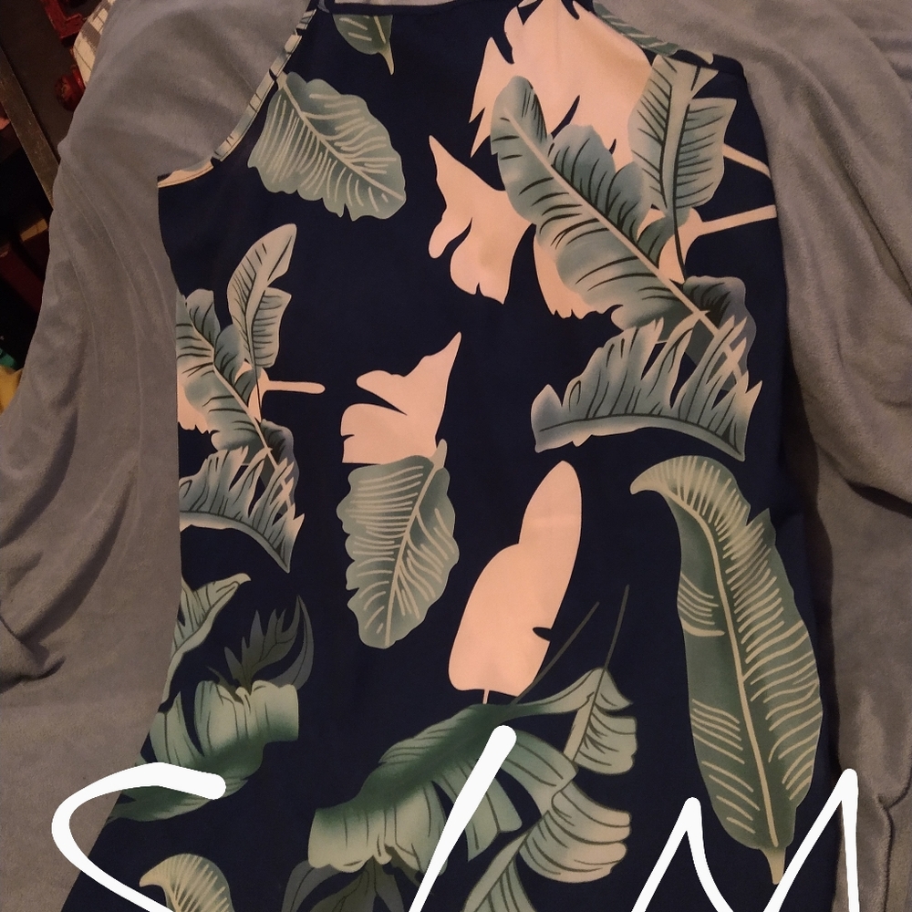 Clothes - Picture 3 of 16